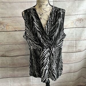 Chico’s Sleeveless Top Faux Wrap Chicos 3 XL V-neck Black & White